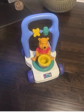Winnie the Pooh VINTAGE Mattel Spinning Pooh Walker Push Toy Baby 1997 RARE